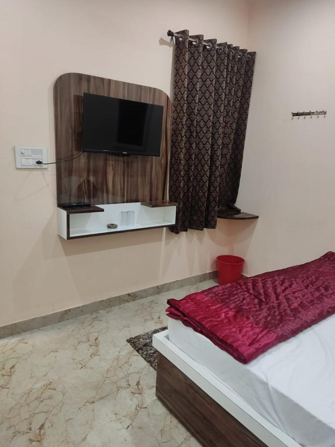 The Orchid Villa Homestay - Walkable Distance From Taj Mahal Agra  Esterno foto