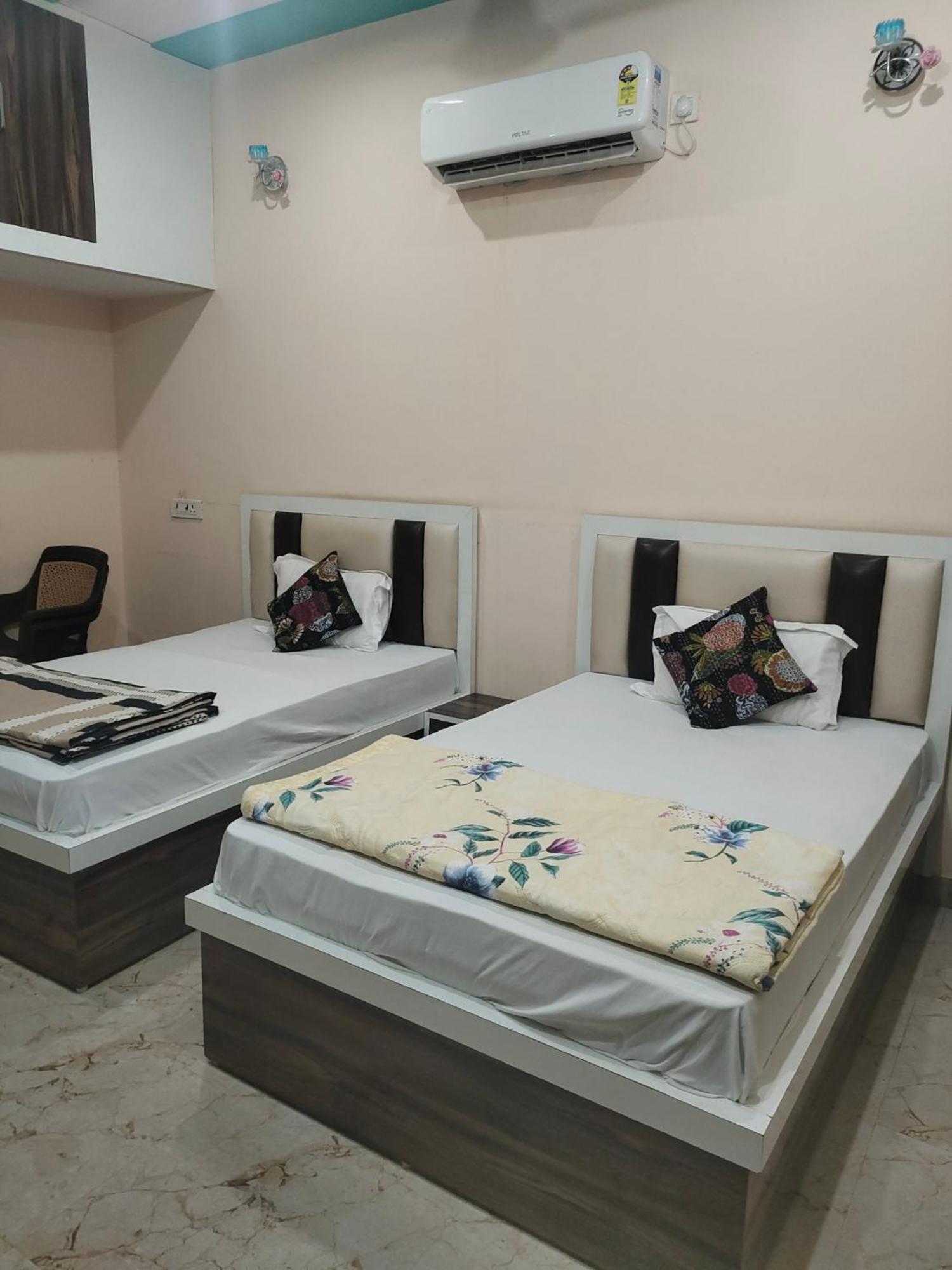 The Orchid Villa Homestay - Walkable Distance From Taj Mahal Agra  Esterno foto